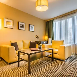 Western Olives - Free Pool & Parking Sofie