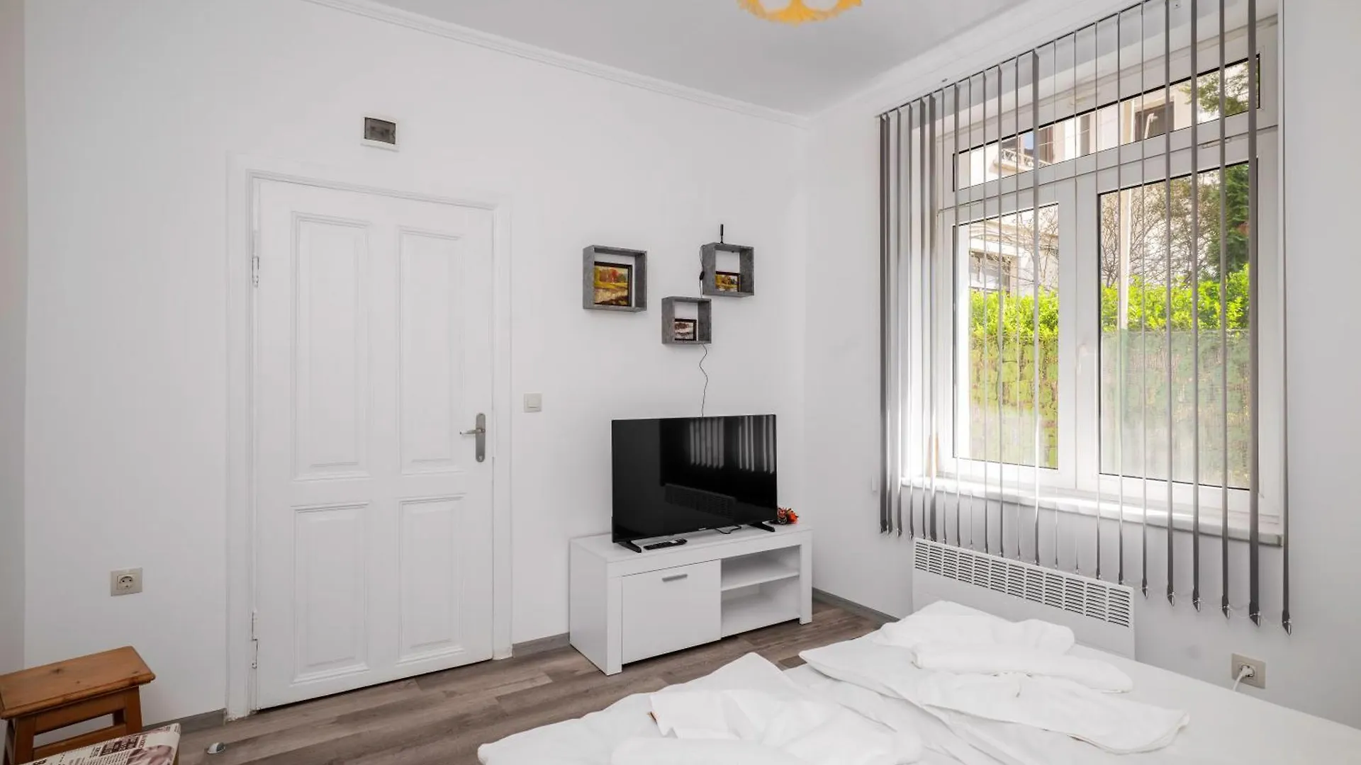 Central 1Bd Next To Womens Market And Sofia'S Gems By Flat Mаnаger Apartment